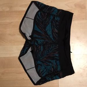 Lululemon running shorts size 4